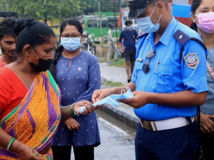 आठ लाख ५६ हजारलाई मास्क वितरण
